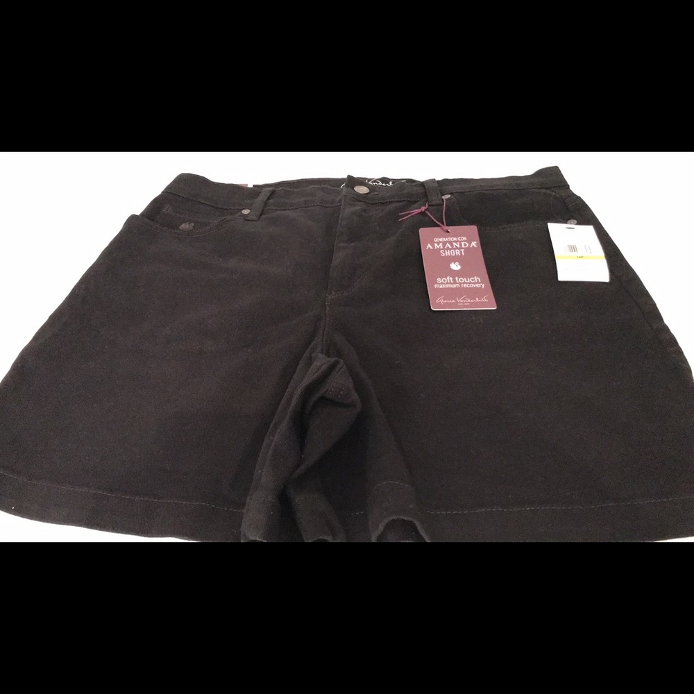Gloria Vanderbilt Women's Amanda Basic Jean Short, Black, 14 Petite Regular